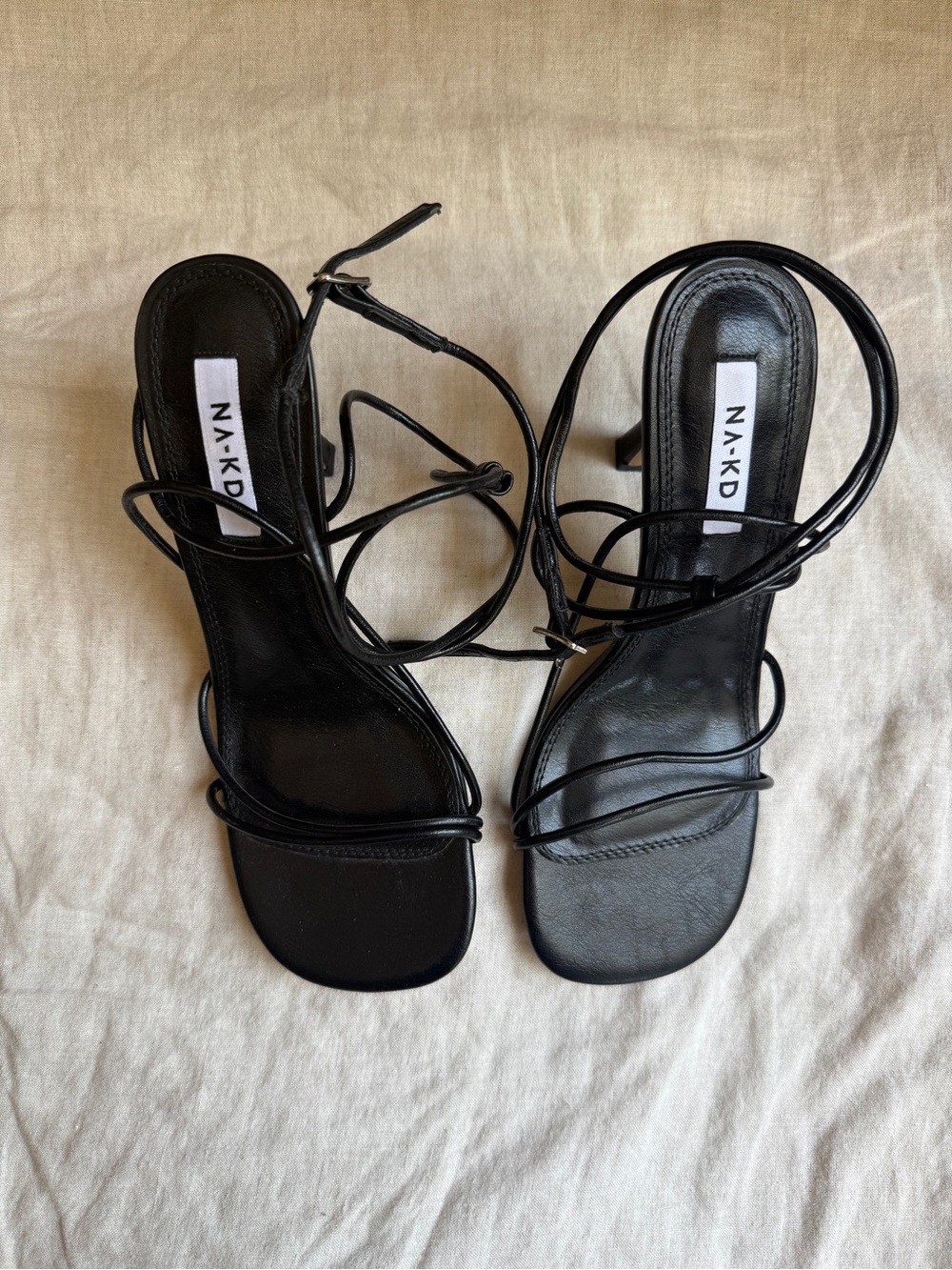 NA KD Black Strappy Square-Toe Heeled Sandals